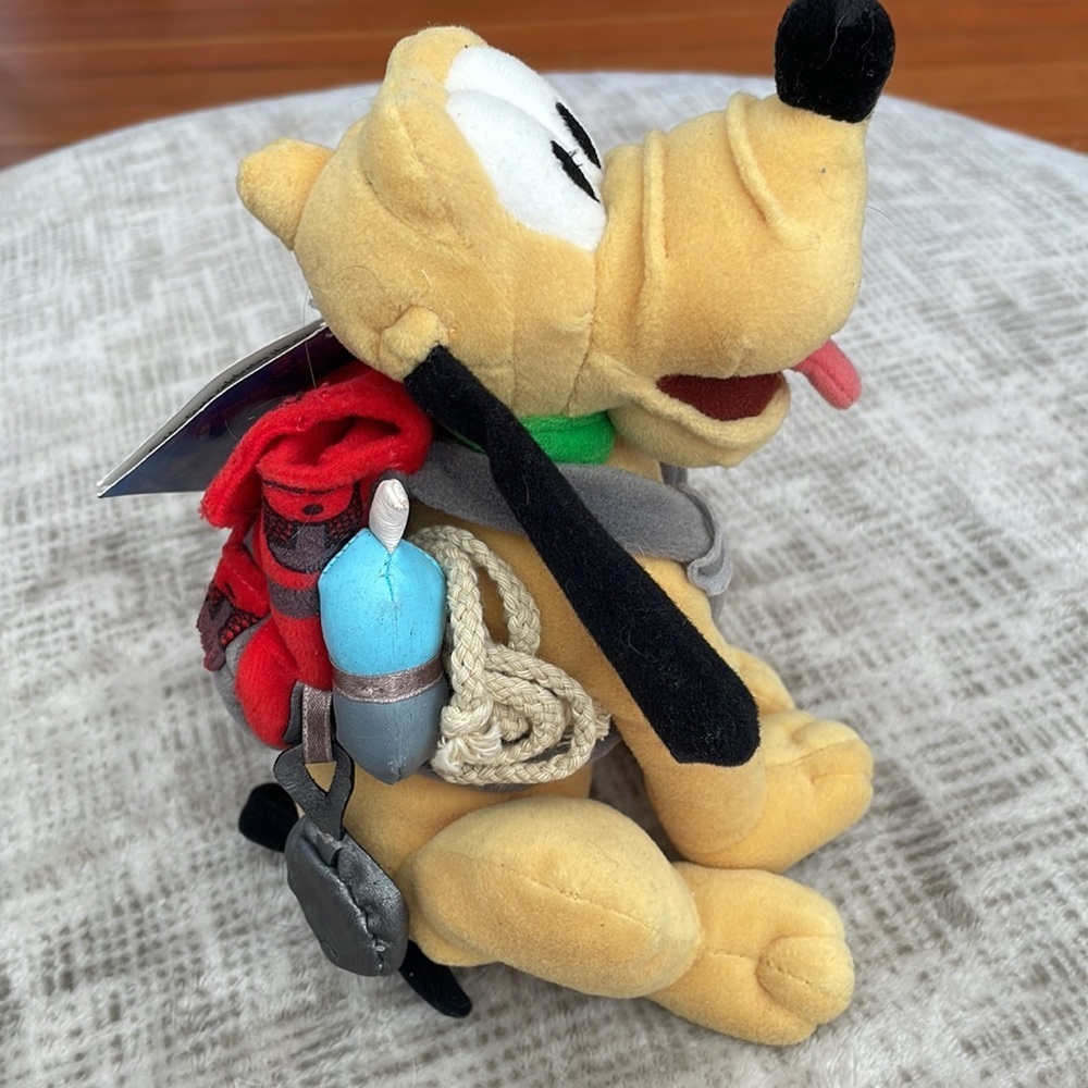 Pluto Disney's California Adventure Pluto Hiking With Backpack Plush With Tag - Picture 4 of 4